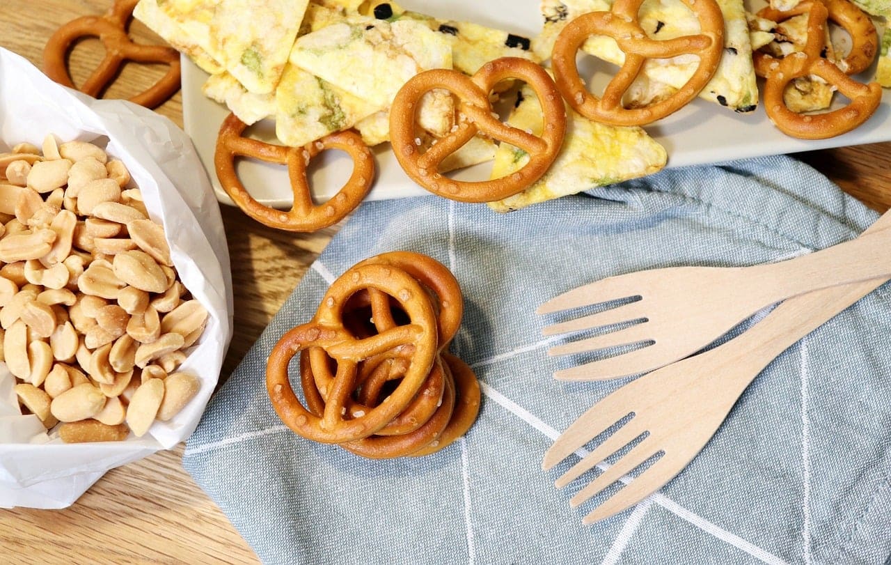 docking pastry with fork