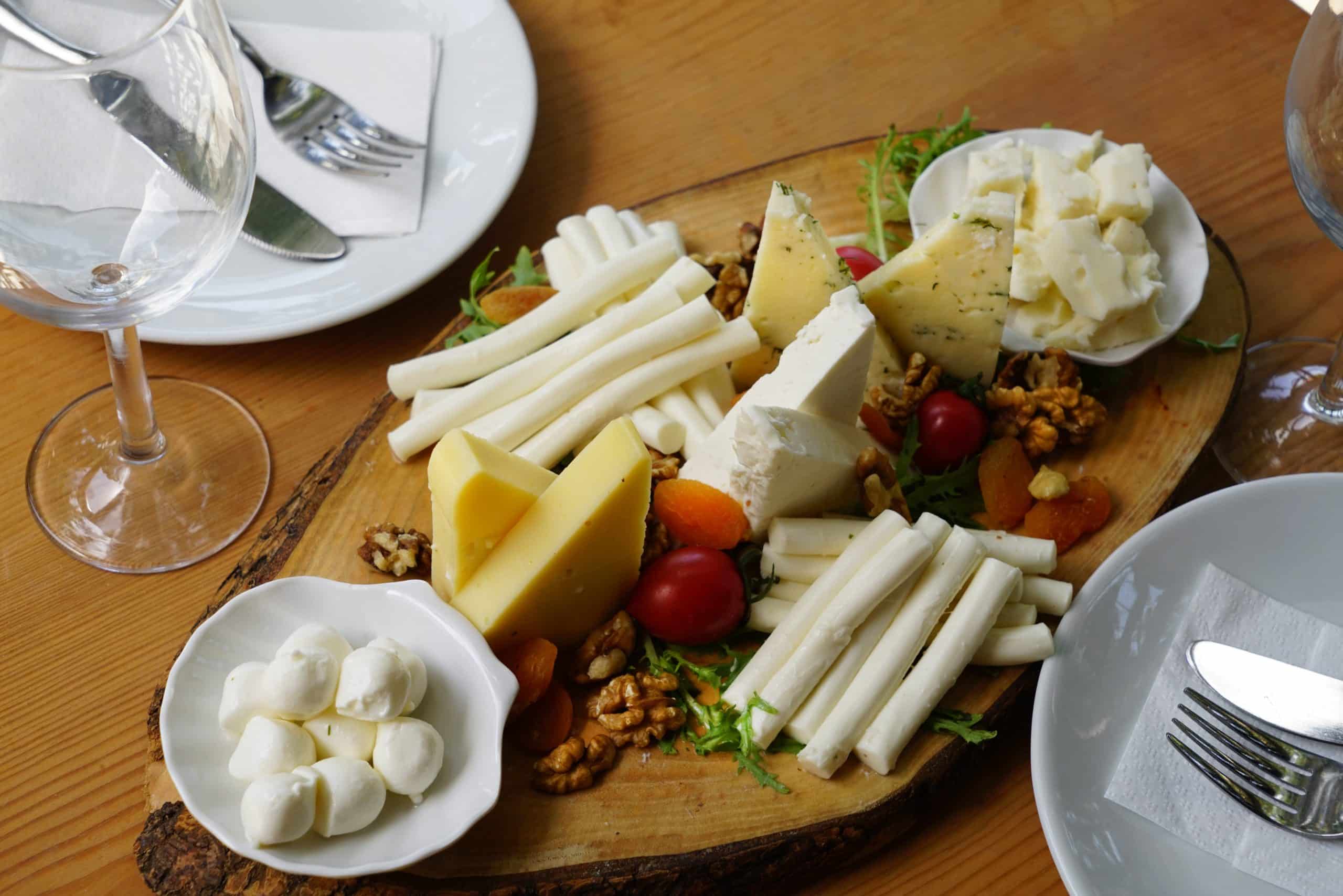 mozzarella swiss cheese