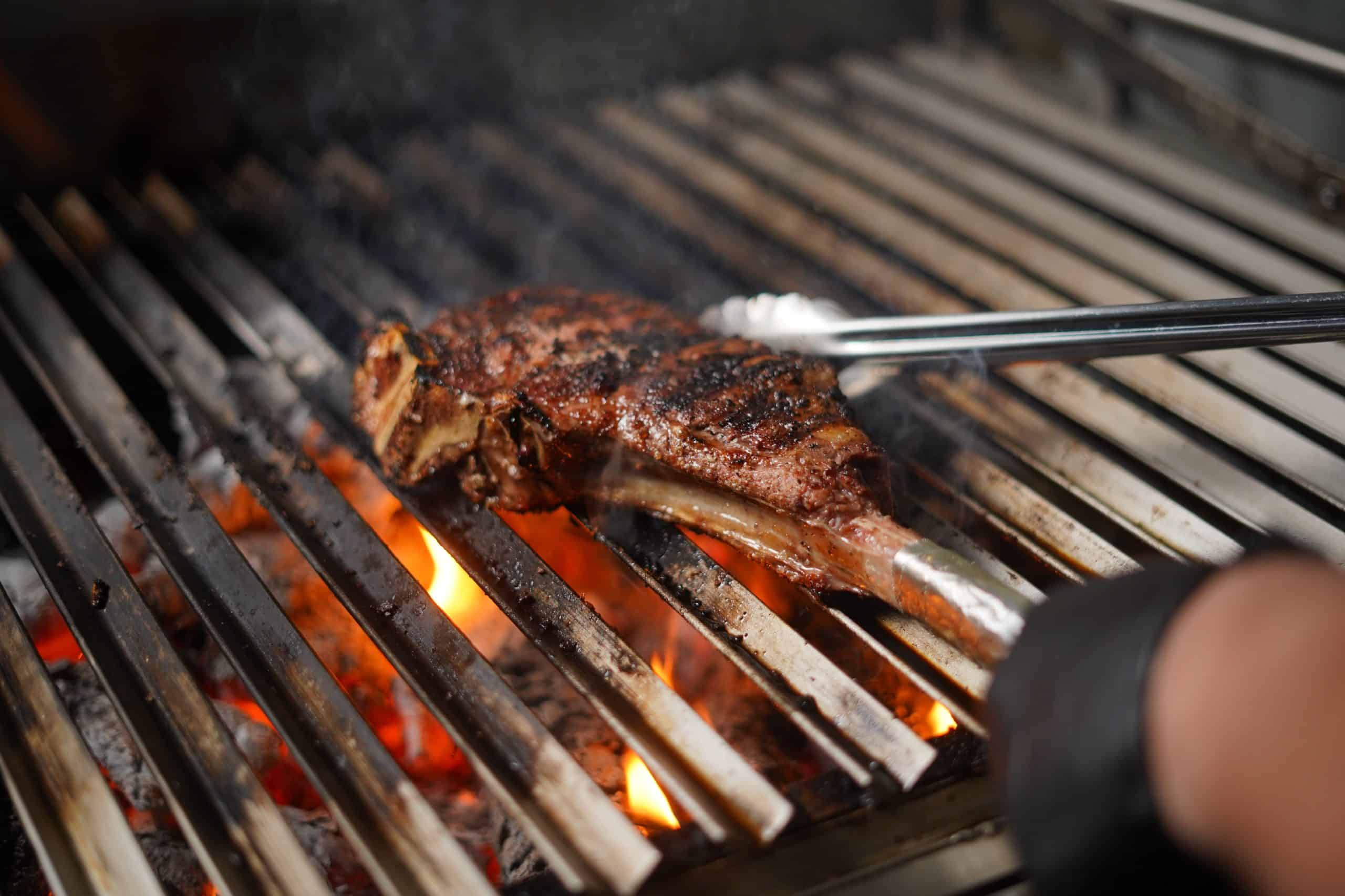 tomahawk steak